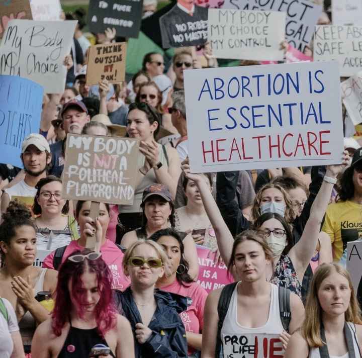 People marching for abortion access